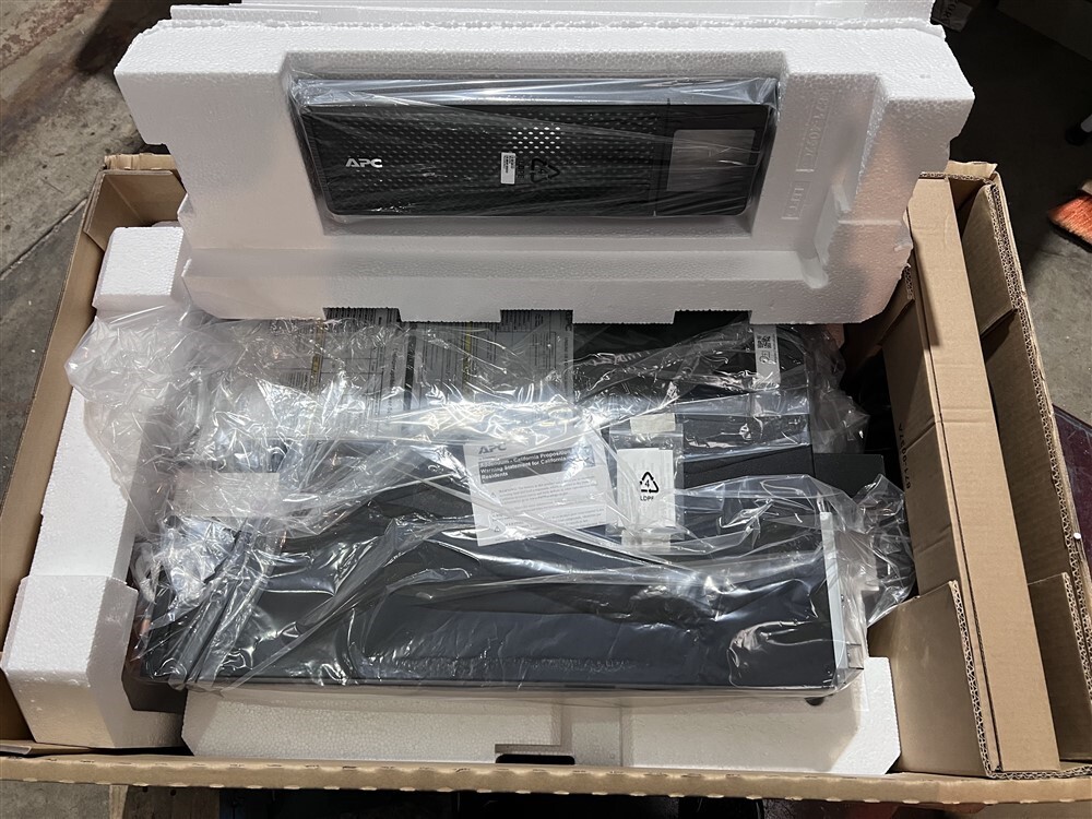 New APC Smart-UPS SRT5KRMXLT 5000VA Battery Backup