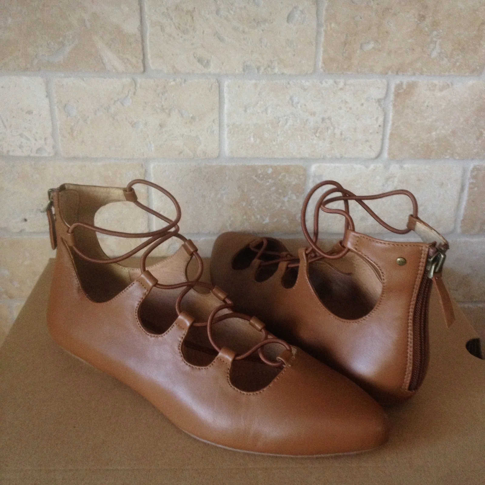 SCARPE BASSE UGG LORIANNA PELLE CARAMELLO PARIGINA ELASTICHE AVVOLGENTI MISURA 8 5 DONNA