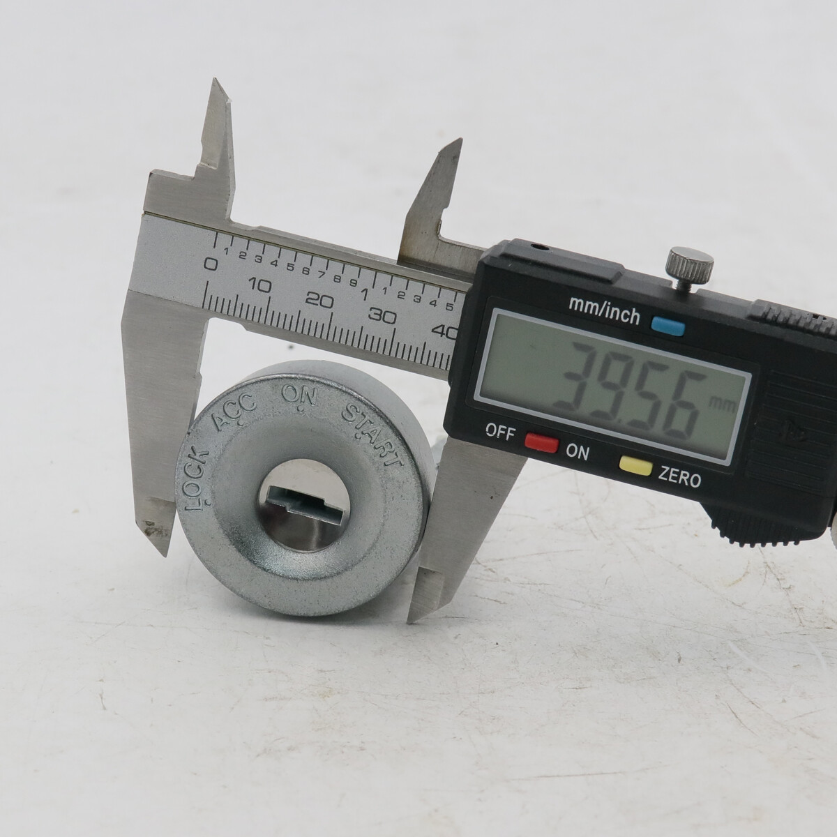 TOYOTA HILUX PICKUP LN50 60 61 LN65 FIT 8388 IGNITION DOORS & FUEL CAP