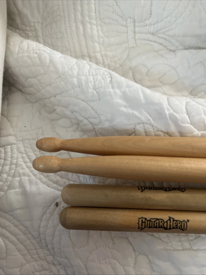 Juego de 2 pares de baquetas Rock Band originales Wii PS2 PS3 Xbox 360 Guitar Hero OEM Foto 3 de 4
