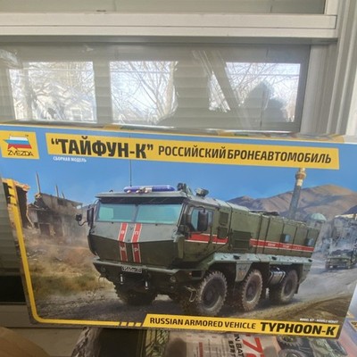 Zvezda Typhoon-K 1:35 Armored Vehicle Model Kit Green Red Black MPN 3701