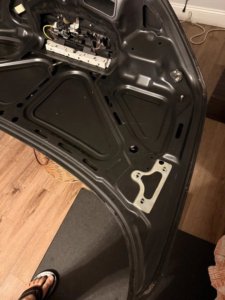 01-04 MERCEDES SLK320 REAR TRUNK DECKLID LIFT GATE BLACK PAINT 040U - Image 4 of 4