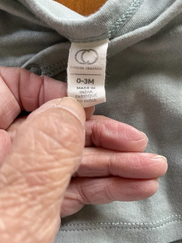 Top e pantaloncini a scatto a maniche corte in cotone biologico verde usato in ottime condizioni - 0-3Mos - Immagine 3 di 4