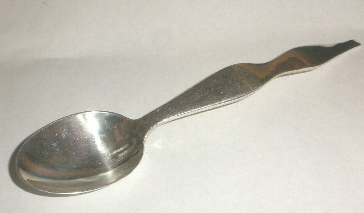 Genuine vintage Tiffany co (1907-1947) sterling silver scalloped