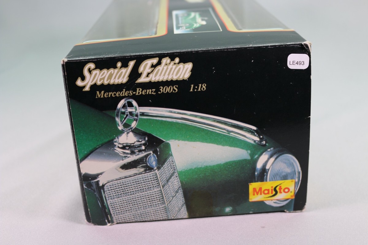 Baguettes latérales arrière Mercedes Benz 300S 1955 Maisto 1/18 #B66