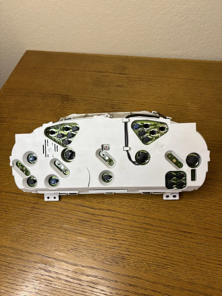 1998-2002 Honda Accord Insturment Cluster OEM Black DAMAGED - Image 3 of 4