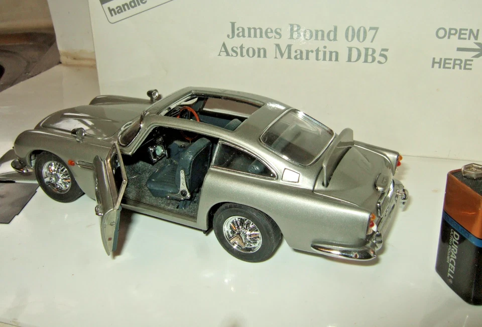 Danbury Como Nuevo James Bond 007 Aston Martin DB5 Diecast Modelo Escala 1:24 Foto 4 de 4