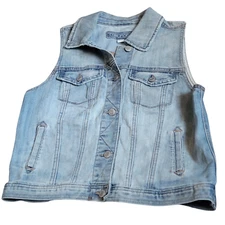 Maurices Distressed Light Wash Blue Denim Jean Sleeveless Vest Jacket size s