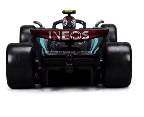 #63 George Russell Bburago 1:43 Mercedes-AMG Petronas F1 Team W15 2024 - Picture 3 of 3