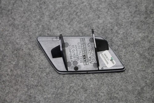 BMW 6er G32 Scheinwerfer links Abdeckkappe Scheinwerferreinigungsanlage 7415573