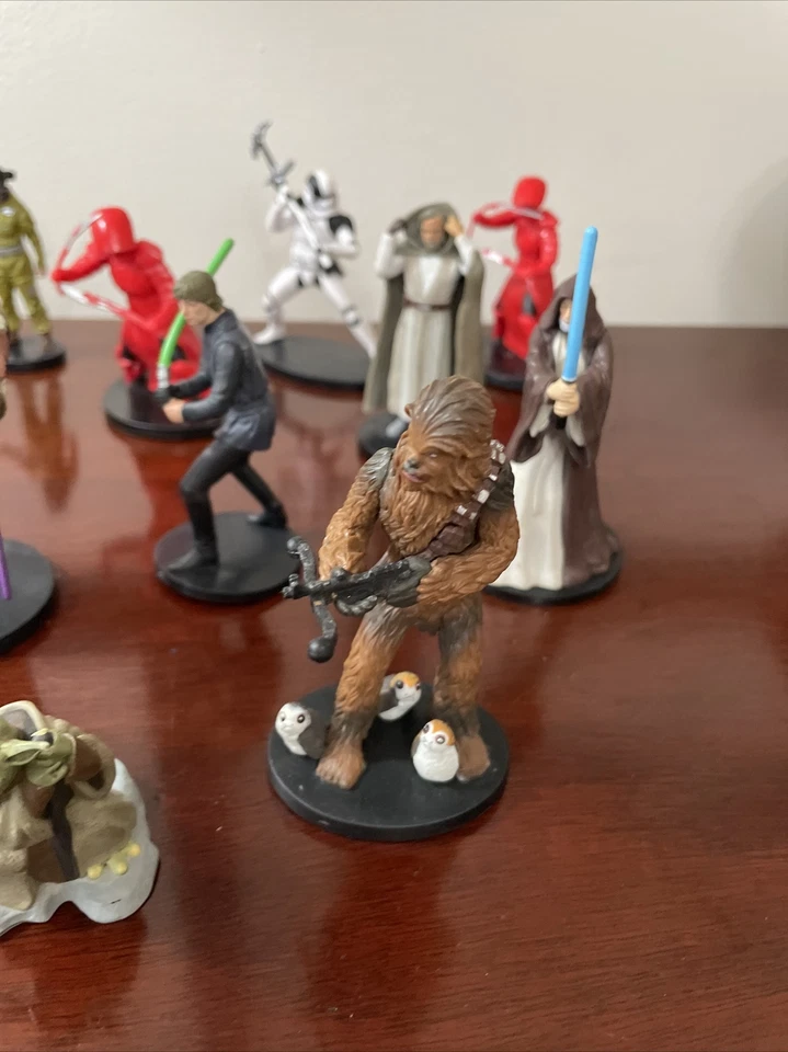 Lote de 20 bonecos colecionáveis exclusivos da Disney Store: Star Wars - 4 polegadas em suportes - Imagem 2 de 4