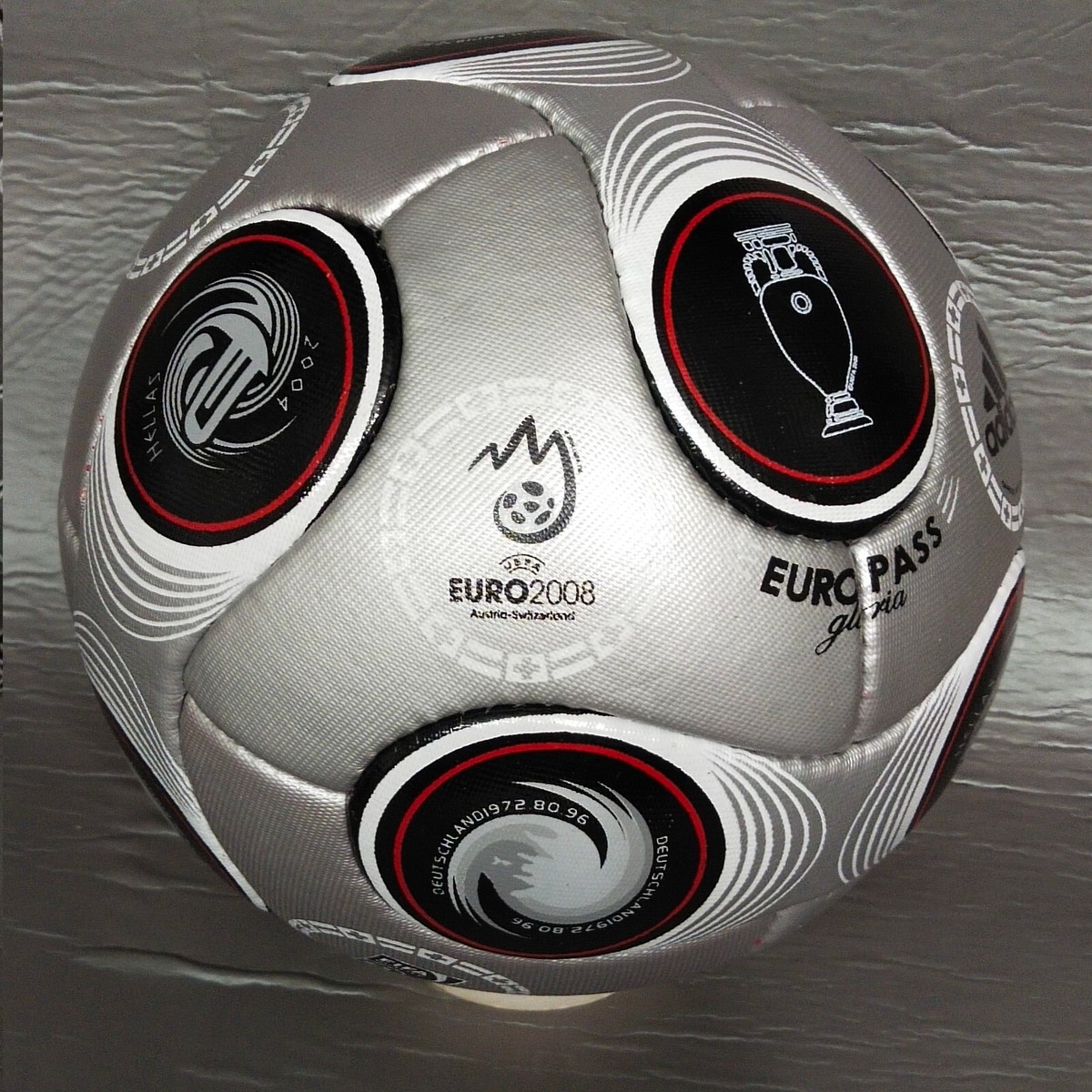 Adidas UEFA Euro Pass Gloria 2008 Official Match Ball Soccer