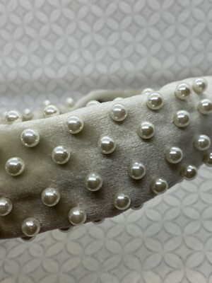 Lele Sadoughi Ivory Faux Pearl Knotted Velvet Headband | eBay display picture 2