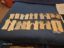 Lot Of 13 Pairs Of Vintage Women  s Gloves black, offwhite, small in size