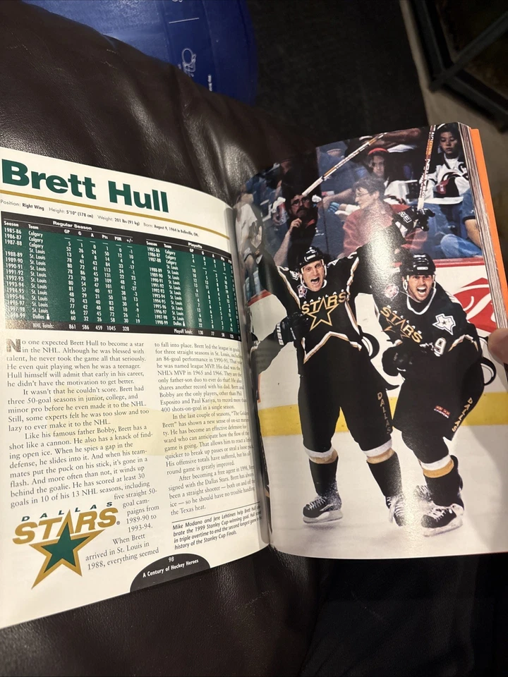 Century of Hockey Heroes : 100 of the Greatest All-Time Stars Foto 3 de 4