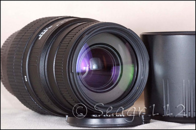 Sigma 70-300mm f/4-5.6 DL Macro Telephoto Zoom (Sony Alpha) - Mint