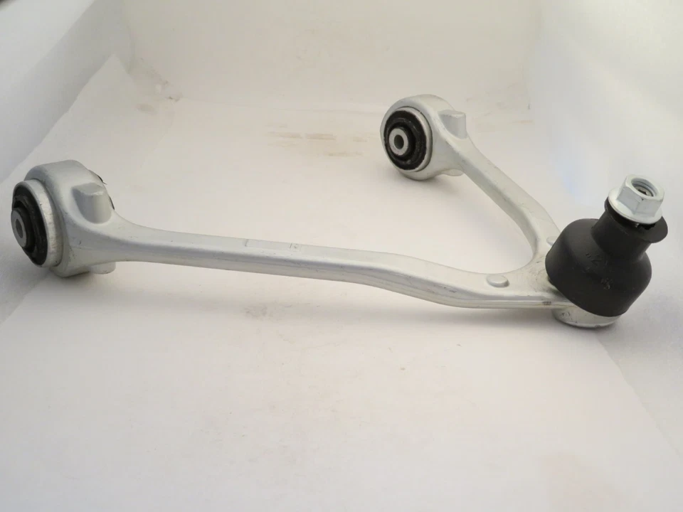 Brazo de control superior derecho Jaguar S-Type 2002-2008 marca URO XR857652 Foto 3 de 3