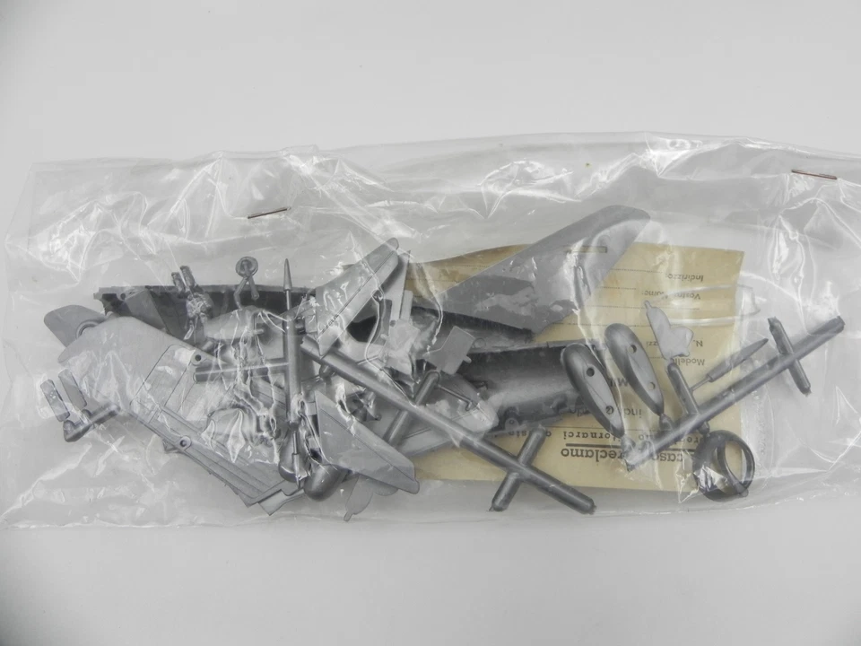 CO-MA Aermec plastic kit MIG 15 aircraft 1:72 MIB all parts in sealed bag COMA - Immagine 2 di 4