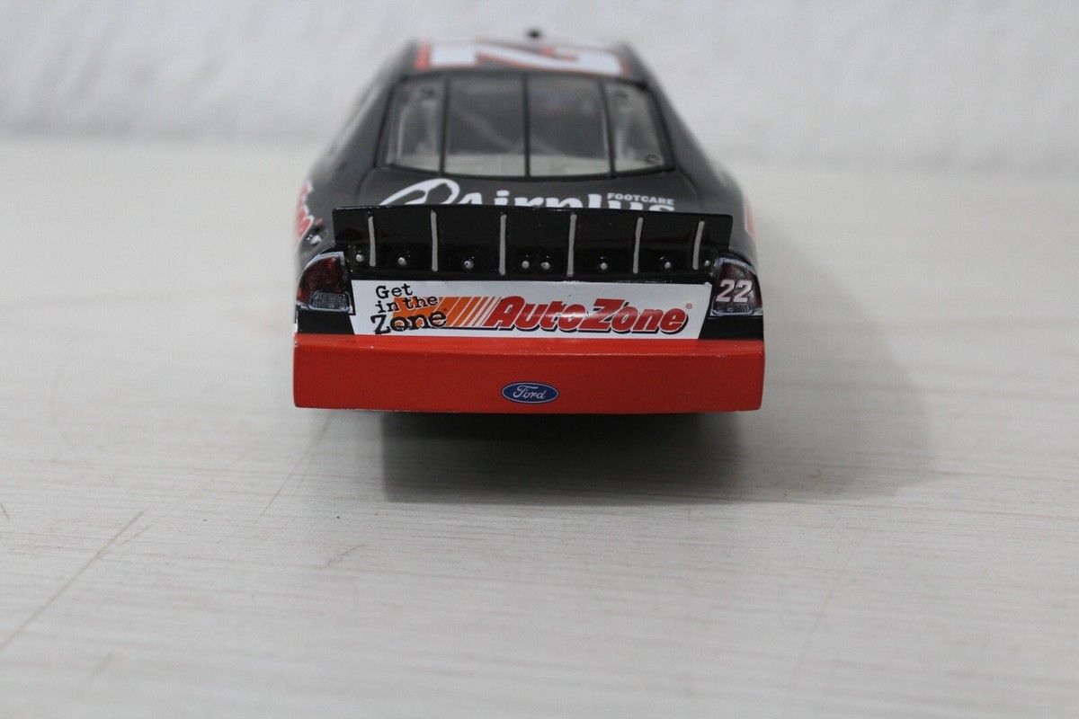 Rare Kenny Wallace #22 1:24 Scale AutoZone Car ACTION