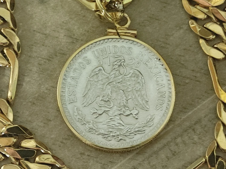 1937 Mint Mexican medallion Cincuenta Centavos coin on an 18KGF 24" Wide Chain - Image 2 of 4