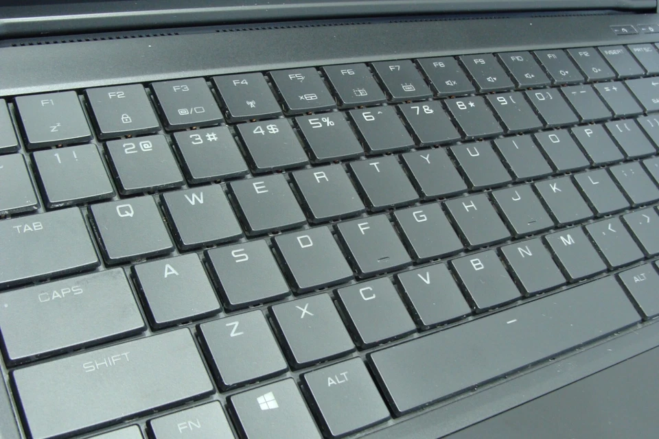 CyberPowerPC C Series 15.6"FHD 143hz Core i7-9750H 2.6GHz 16GB 1TB RTX 2070 8GB - Image 3 of 4