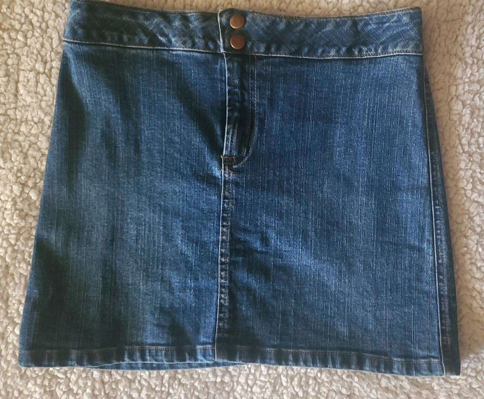 Denim mini skirt size 5 with 14-inch waist-image