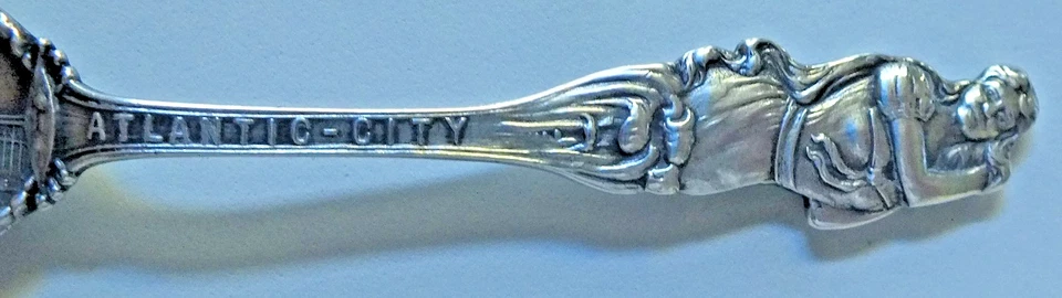 Colher esterlina antiga ALANTIC CITY WOMAN ON TOP 18g - Imagem 2 de 4
