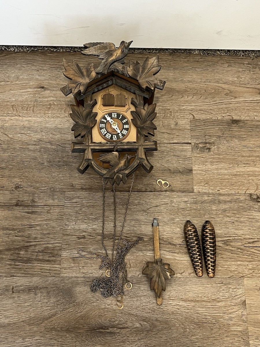 Vintage Switzerland Edelweiss Happy Wanderer Cuckoo Clock Works