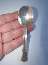 Vintage HOLMES  EDWARDS IS Silverplate MAY QUEEN Pattern BABY SPOON