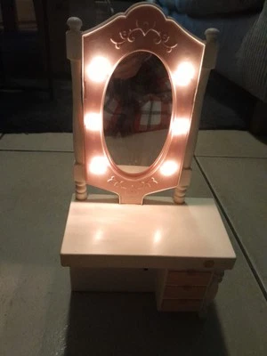 COIFFEUSE DE REVE VINTAGE BARBIE MATTEL LUMINEUSE 1982 - Photo 1/4