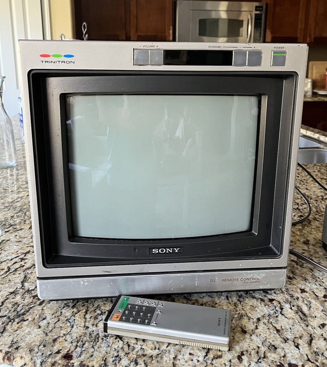 Vintage Sony Trinitron Color CRT TV Model KV-1222RS 12” With