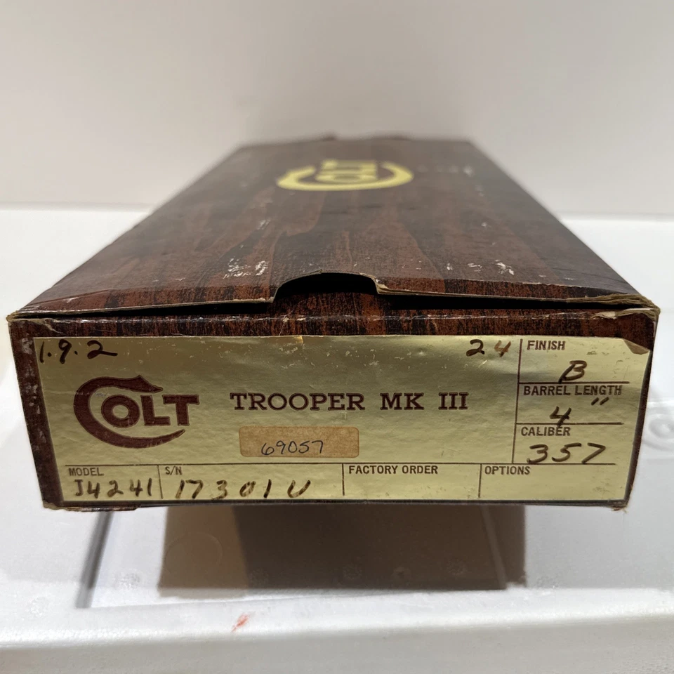 Original Colt Trooper MK II 4" 357 1980 Madera Grano Espuma Inserto Caja y Papeleo Foto 3 de 4