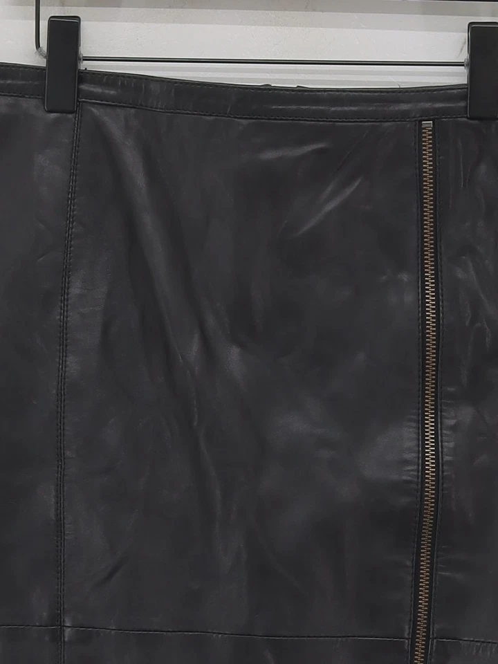 Mint Velvet Women's Mini Skirt UK 16 Black Leather with Polyester Short Mini - Image 3 of 4