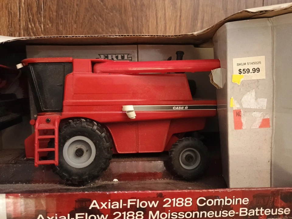 Vtg High Case IH 2188 Axial Flow Combine Grain Head Red farm truck 5" H 11" L - Image 3 of 4