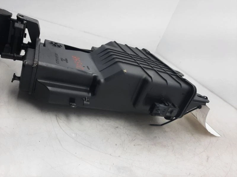 Bote de vapor de combustible 10 11 12 13 14 15 16 Cadillac SRX 25949888 Foto 2 de 4