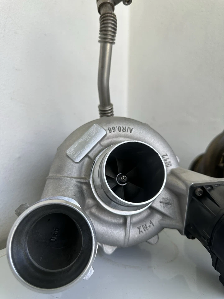 OEM BMW F90 M5 / M5 Comp / F92 F93 M8 / F95 X5M / F96 X6M Twin Turbo Set S63B44T Foto 4 de 4