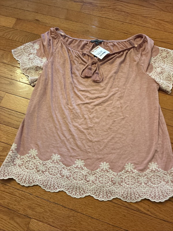 Woman’s Size Small New Pink Shirt W/embroidered Sleeves And Bottom With A Keyhol