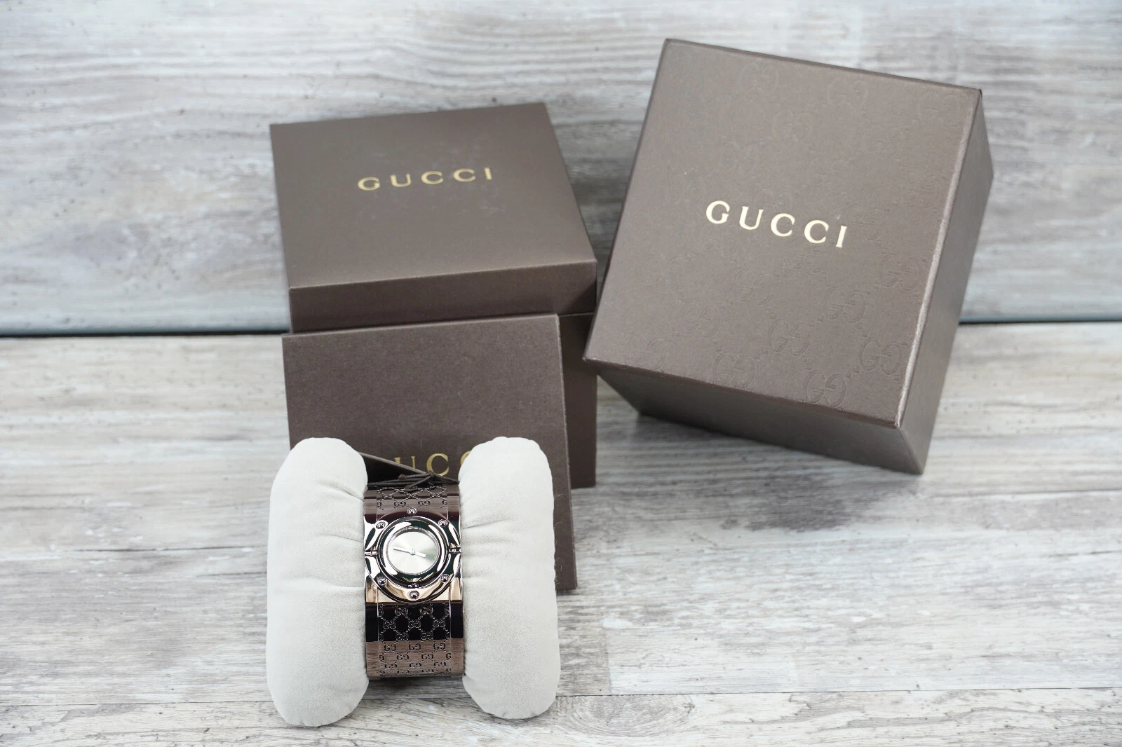Montre femme Gucci Twirl modèle YA112432