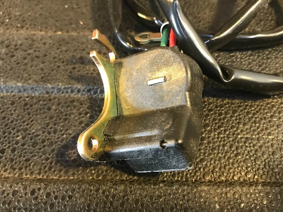 Bobina de encendido Bosch Pickup - 01 537 / 395824314 - para Mazda GLC (1979-1980) Foto 3 de 4