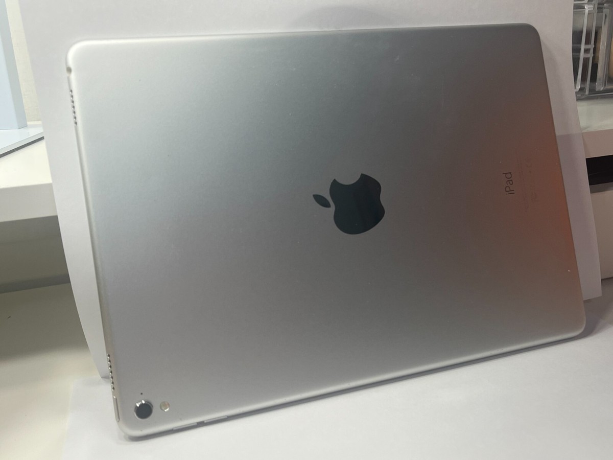 Apple iPad Pro 1st Gen. 32GB, Wi-Fi, 9.7 in - Silver (CA) | eBay