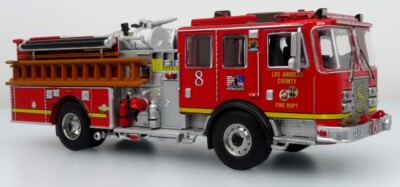 Iconic Replicas 1:64 KME Predator Fire Engine: LACFD - Engine 8