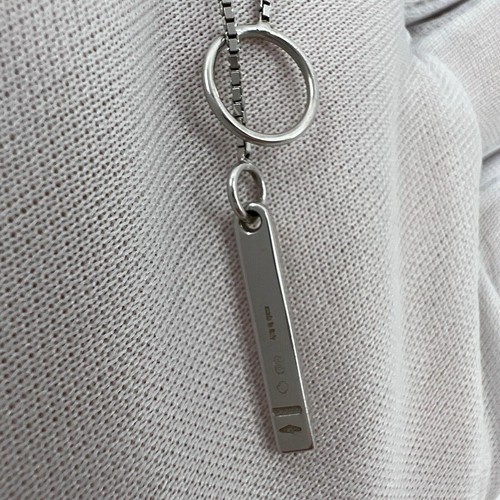 Gucci 18 Karat White Gold Bar Lariat Pendant Necklace with Original Gucci Box - Picture 8 of 9