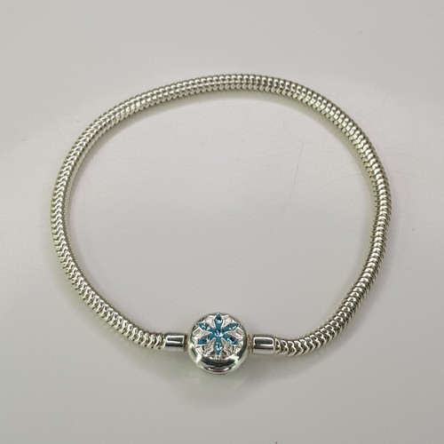 NEW Sterling Silver 925 Charm Bracelet Blue Snow Flake Gemstone Lock 18cm - Picture 11 of 22