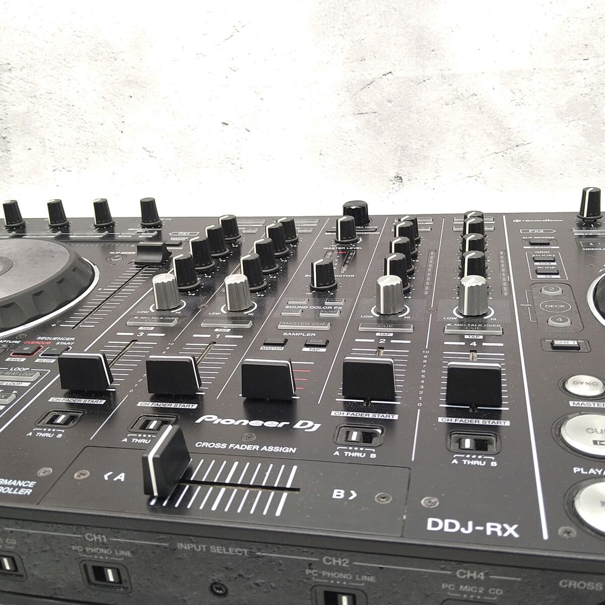 Pioneer DDJ-RX Professional DJ Controller Rekordbox 4 Pioneer DDJ-RX Professional DJ Controller Rekordbox 4