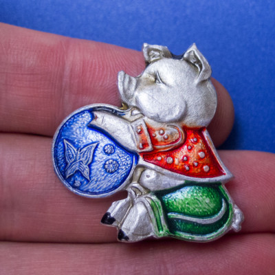 NU POGODI Russian Pin Badge CARTOON HERO Pig PIGGY Animation Metal Brooch Kid 2
