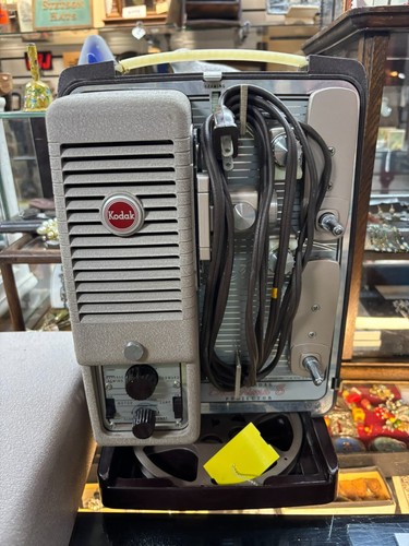 Vintage Kodak Showtime 8 Movie Projector, 8mm Variable Speed Model 8-500A - Picture 5 of 6