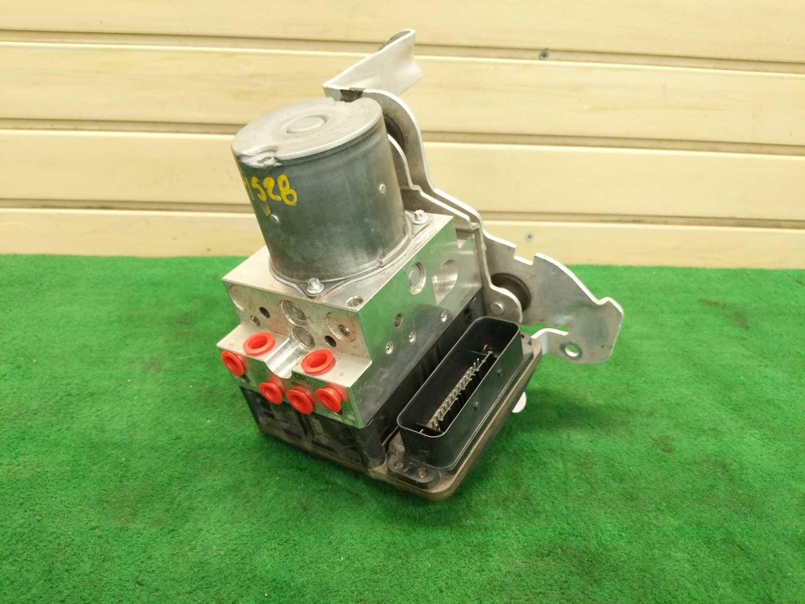 2017-2020 Audi R8 V10 5.2L OEM ABS Anti-Lock Brake Pump Module P/ 4S0614517F