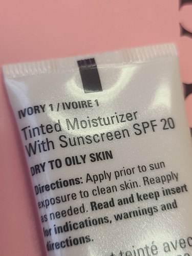 Mary Kay Idratante Tinto AVORIO 1 TAGLIA INTERA 1,5 OZ 31511 Nuovo in scatola LEGGERE - Foto 2 di 2