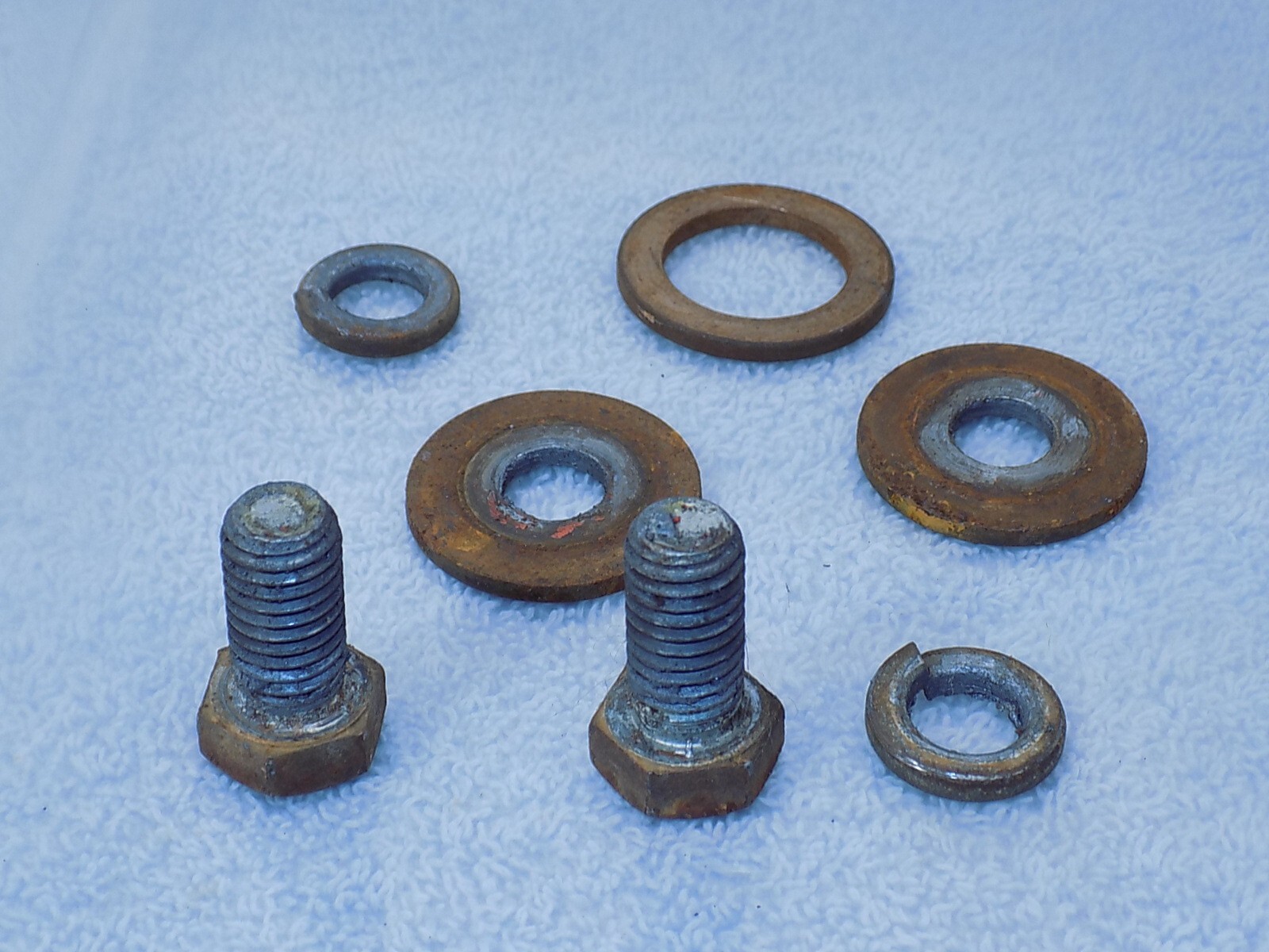 ARIENS ST824 Axle Mounting Bolts 8hp 24" Snowblower 924050 eBay