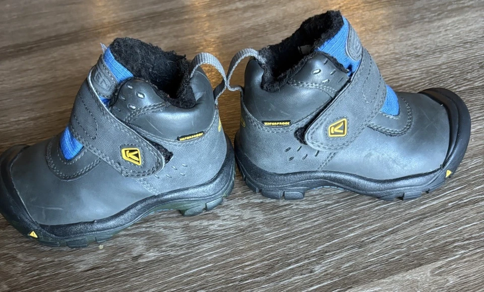 Keen Kootenay II Niños Talla 9 Botas de Nieve Gris Azul Impermeable Sin Cordones Botas de Invierno Foto 4 de 4